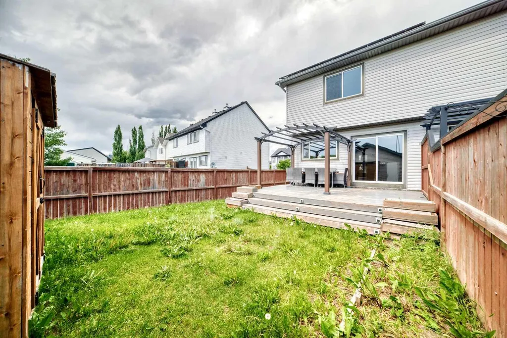 294 Elgin View SE Calgary AB T2Z 4N6