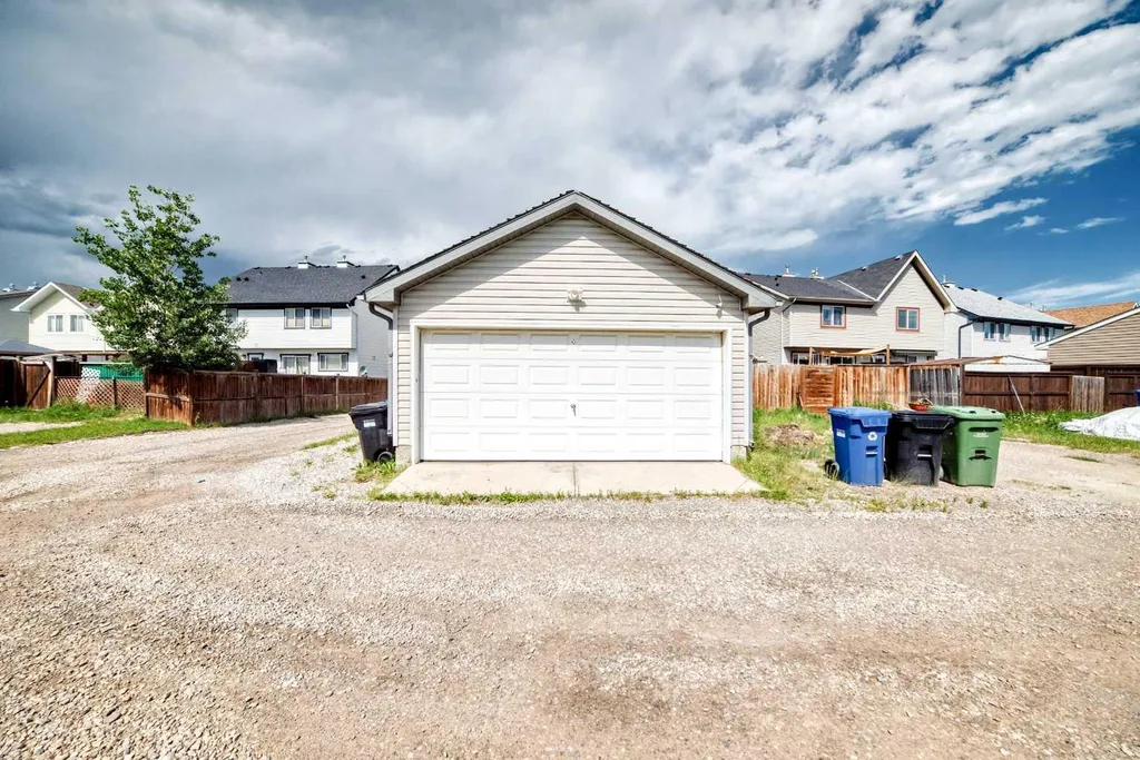 294 Elgin View SE Calgary AB T2Z 4N6