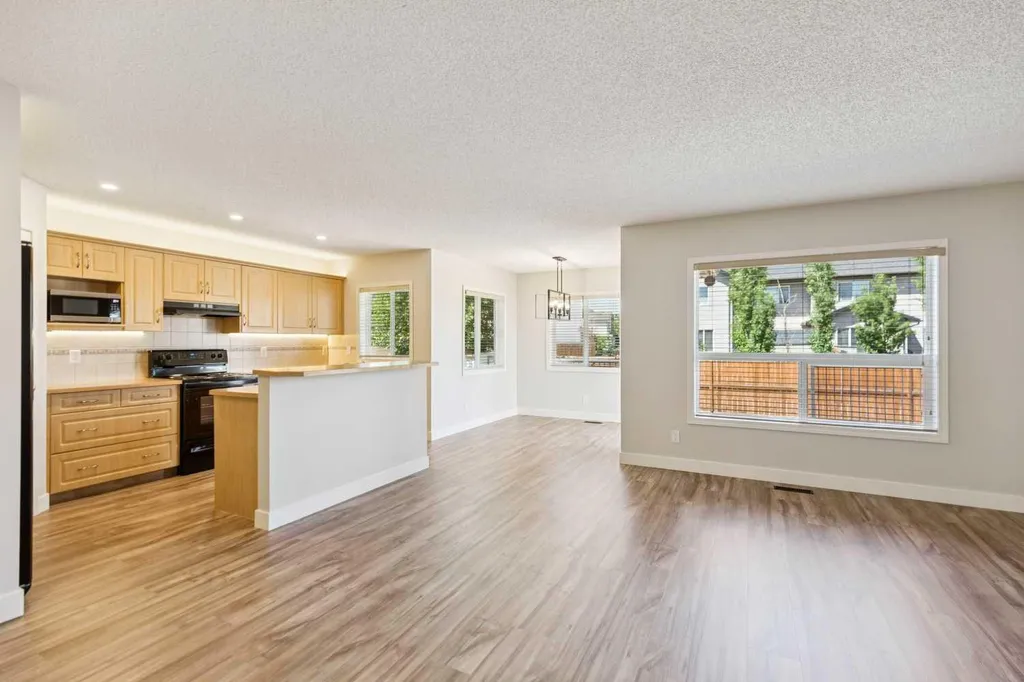 225 West Lakeview Drive Chestermere AB T1X1S1
