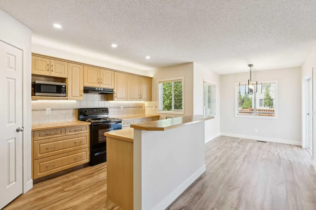 225 West Lakeview Drive Chestermere AB T1X1S1