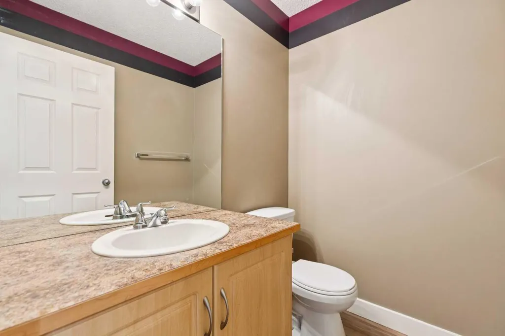 225 West Lakeview Drive Chestermere AB T1X1S1