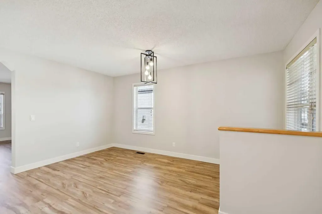 225 West Lakeview Drive Chestermere AB T1X1S1