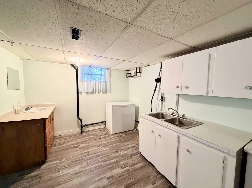 210 1 Street SE Linden AB T0M 1J0