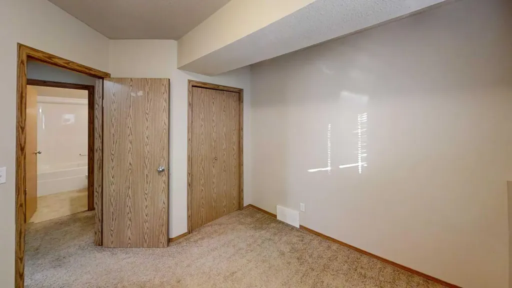 10120 104 Avenue Grande Prairie AB T8V 1E7