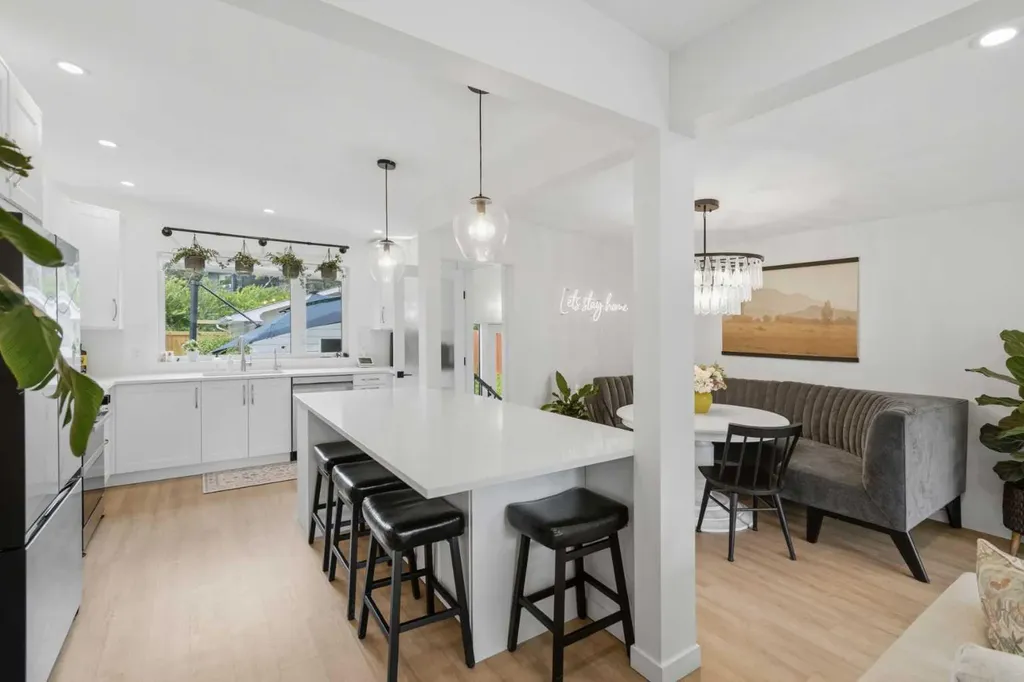 3720 58 Avenue SW Calgary AB T3E 5H6