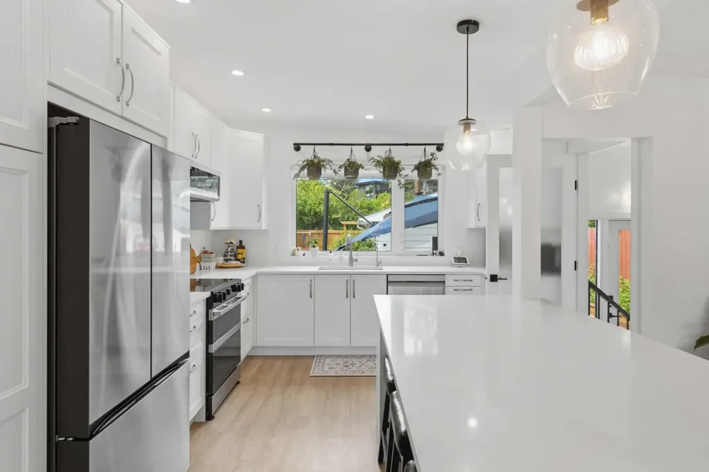 3720 58 Avenue SW Calgary AB T3E 5H6