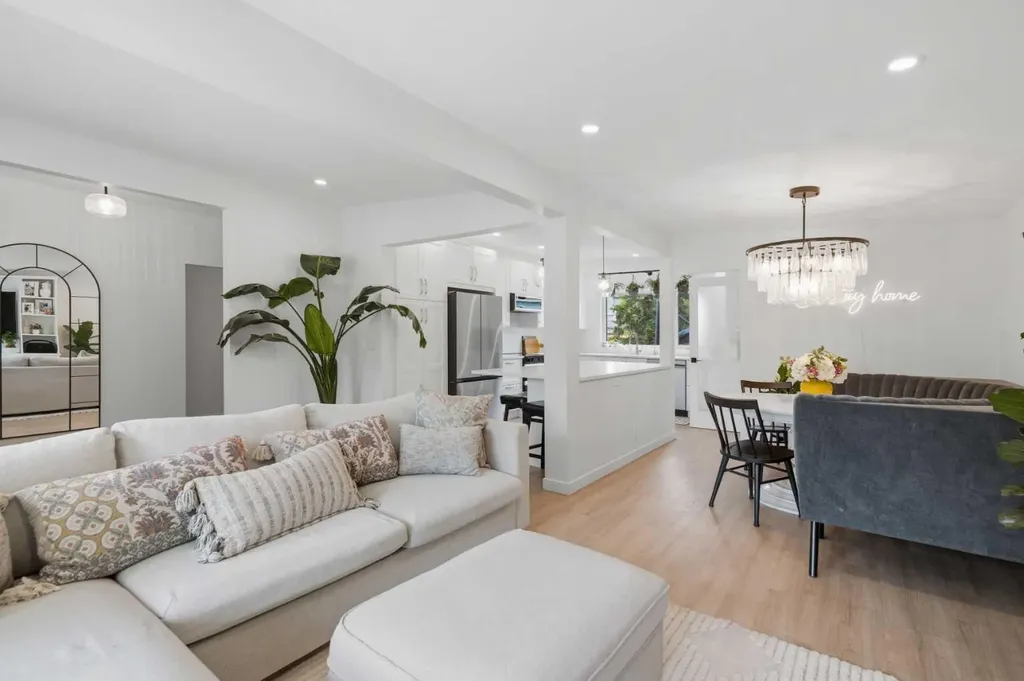 3720 58 Avenue SW Calgary AB T3E 5H6