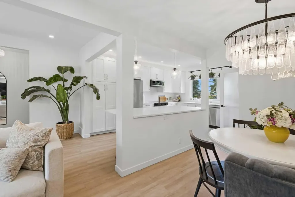 3720 58 Avenue SW Calgary AB T3E 5H6