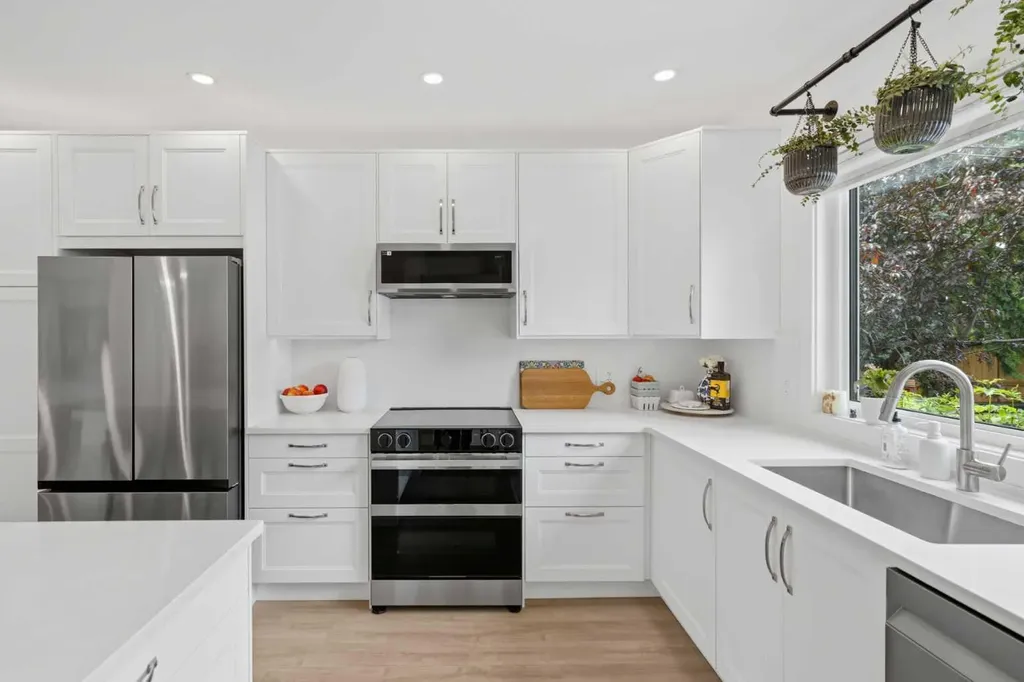 3720 58 Avenue SW Calgary AB T3E 5H6