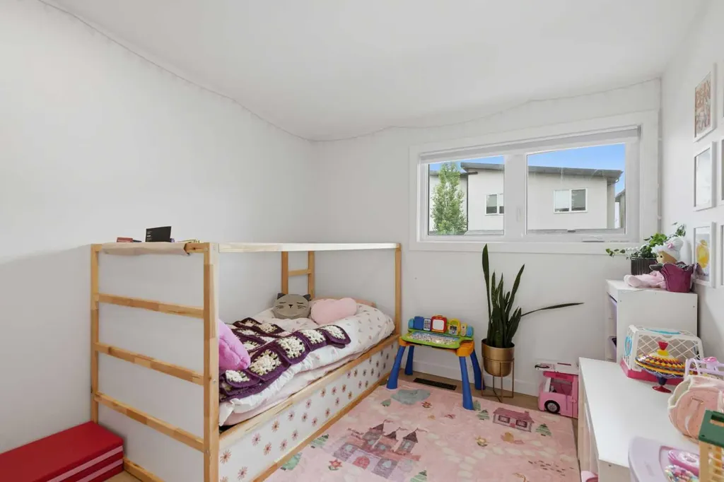 3720 58 Avenue SW Calgary AB T3E 5H6