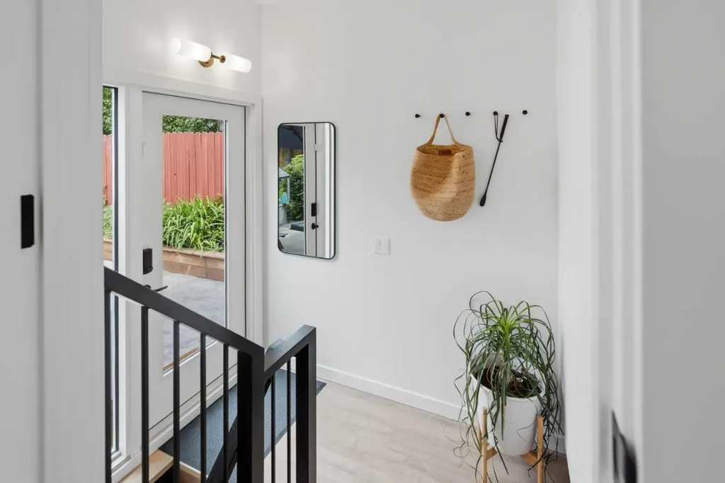 3720 58 Avenue SW Calgary AB T3E 5H6
