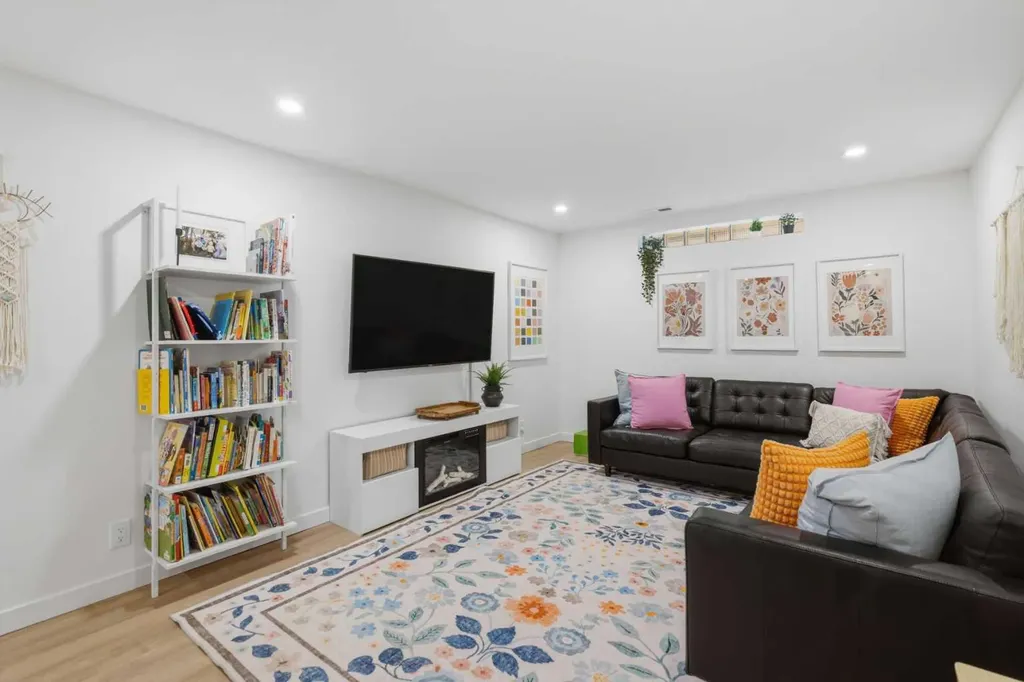 3720 58 Avenue SW Calgary AB T3E 5H6