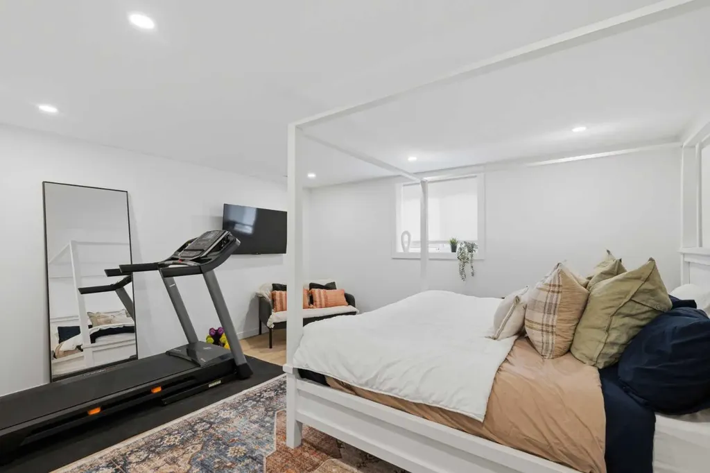 3720 58 Avenue SW Calgary AB T3E 5H6