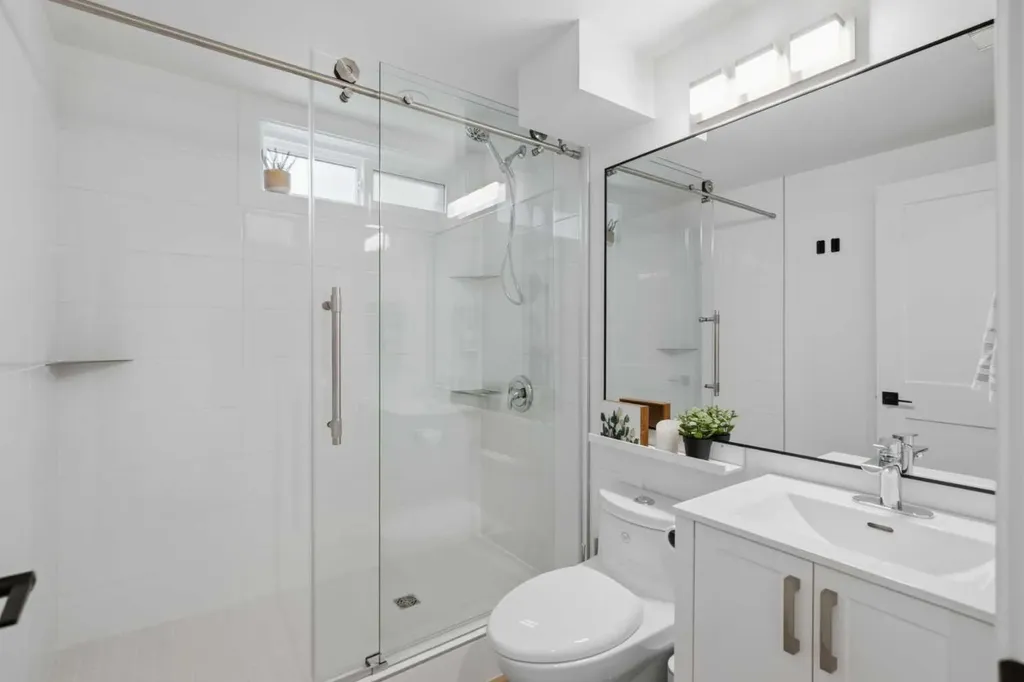3720 58 Avenue SW Calgary AB T3E 5H6