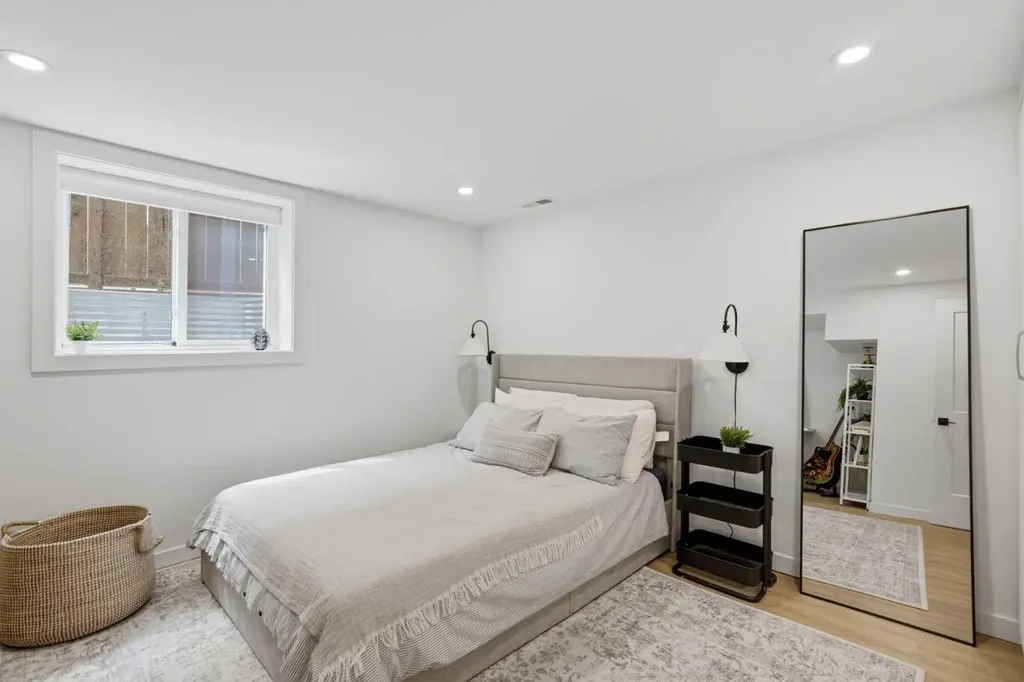 3720 58 Avenue SW Calgary AB T3E 5H6