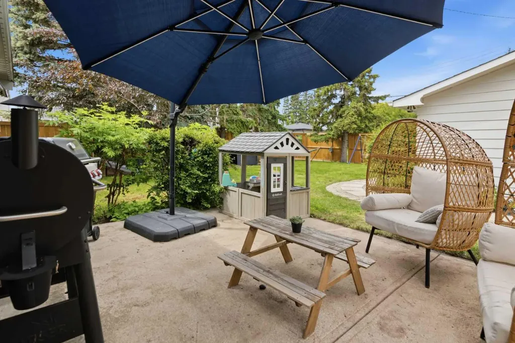 3720 58 Avenue SW Calgary AB T3E 5H6