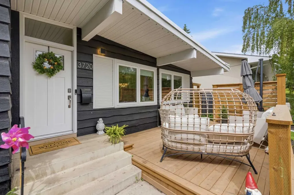3720 58 Avenue SW Calgary AB T3E 5H6