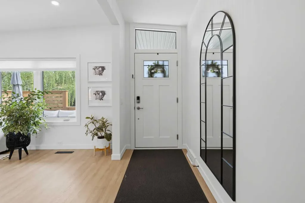 3720 58 Avenue SW Calgary AB T3E 5H6