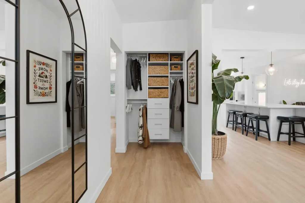 3720 58 Avenue SW Calgary AB T3E 5H6