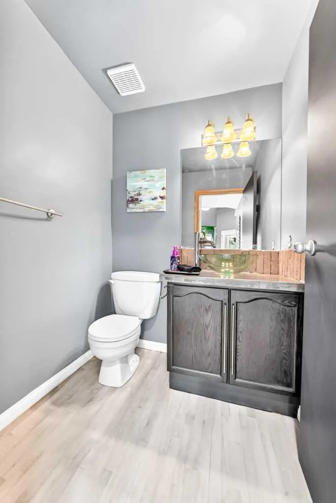 216 Hidden Spring Green NW Calgary AB T3A5N4