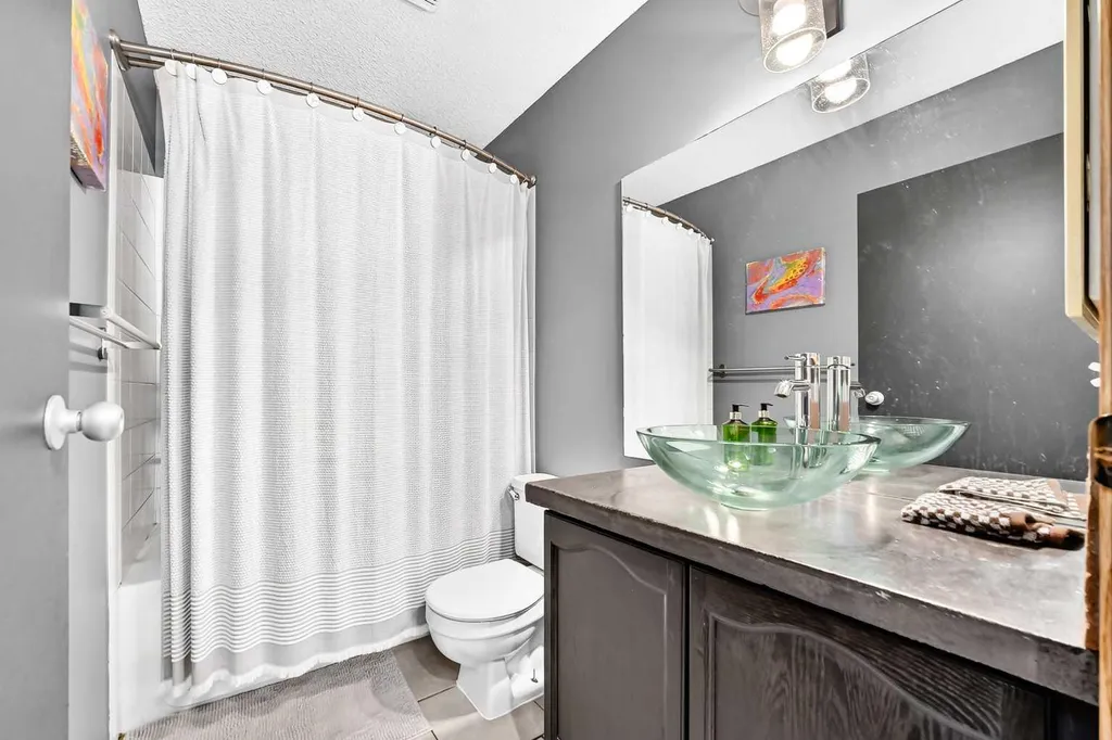 216 Hidden Spring Green NW Calgary AB T3A5N4