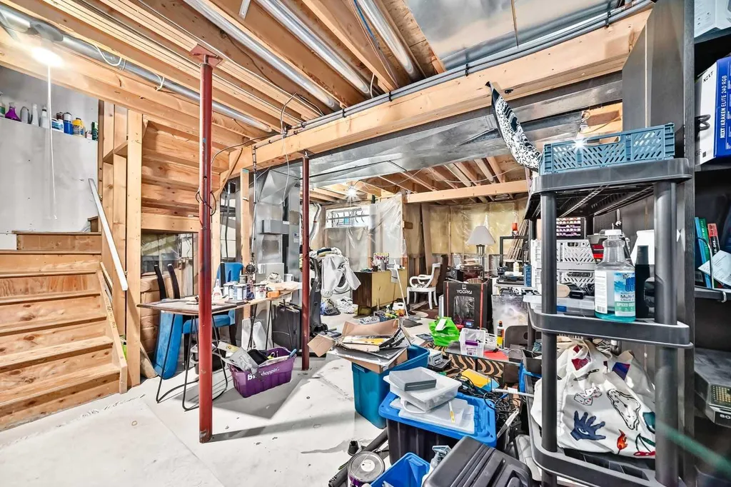 216 Hidden Spring Green NW Calgary AB T3A5N4