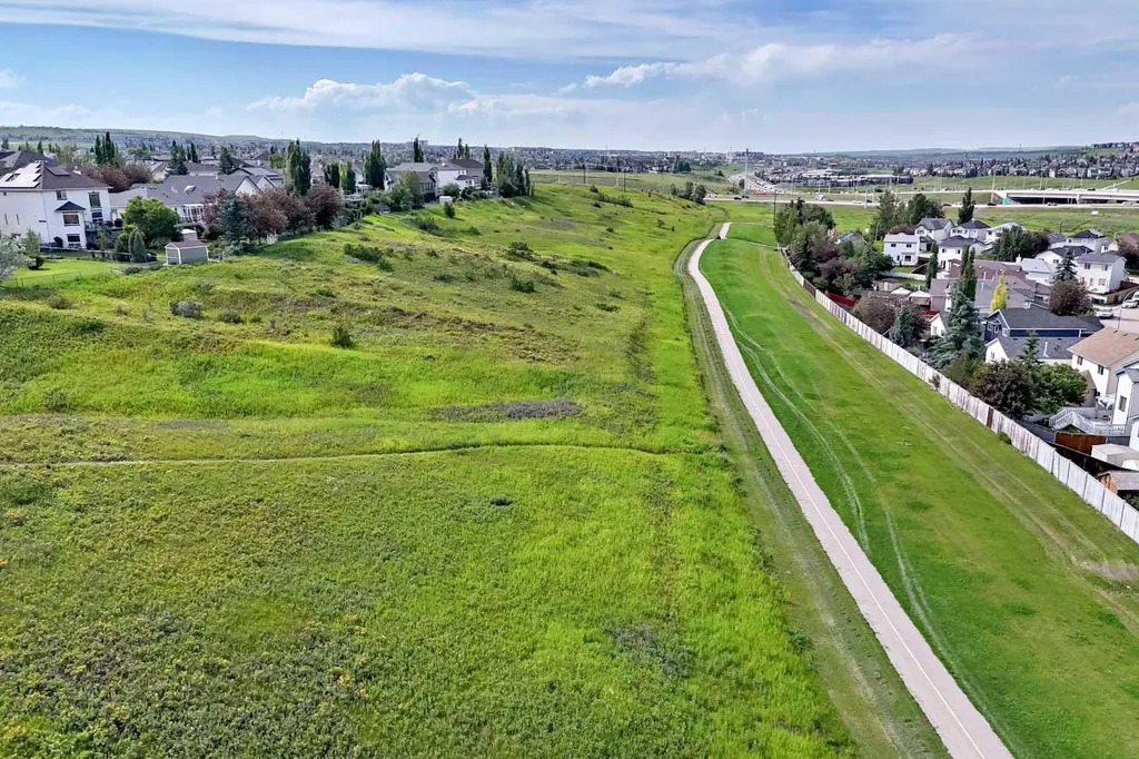 216 Hidden Spring Green NW Calgary AB T3A5N4
