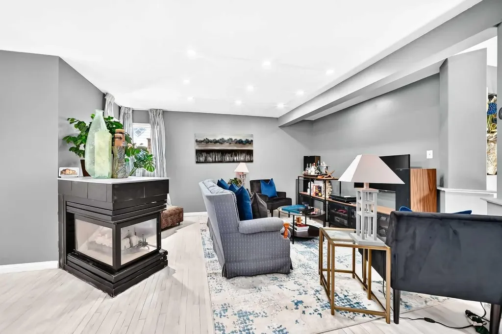 216 Hidden Spring Green NW Calgary AB T3A5N4