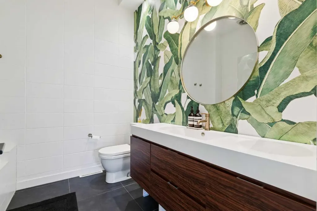 735 53 Avenue SW Calgary AB T2V 0C4