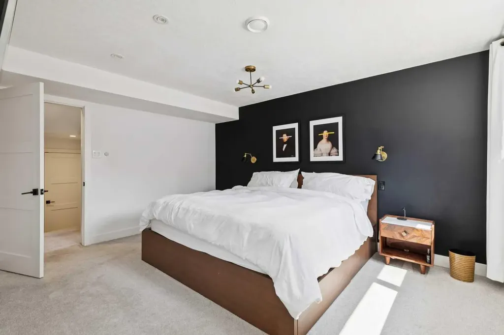 735 53 Avenue SW Calgary AB T2V 0C4