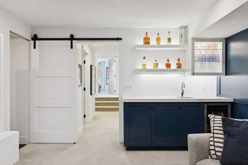 735 53 Avenue SW Calgary AB T2V 0C4