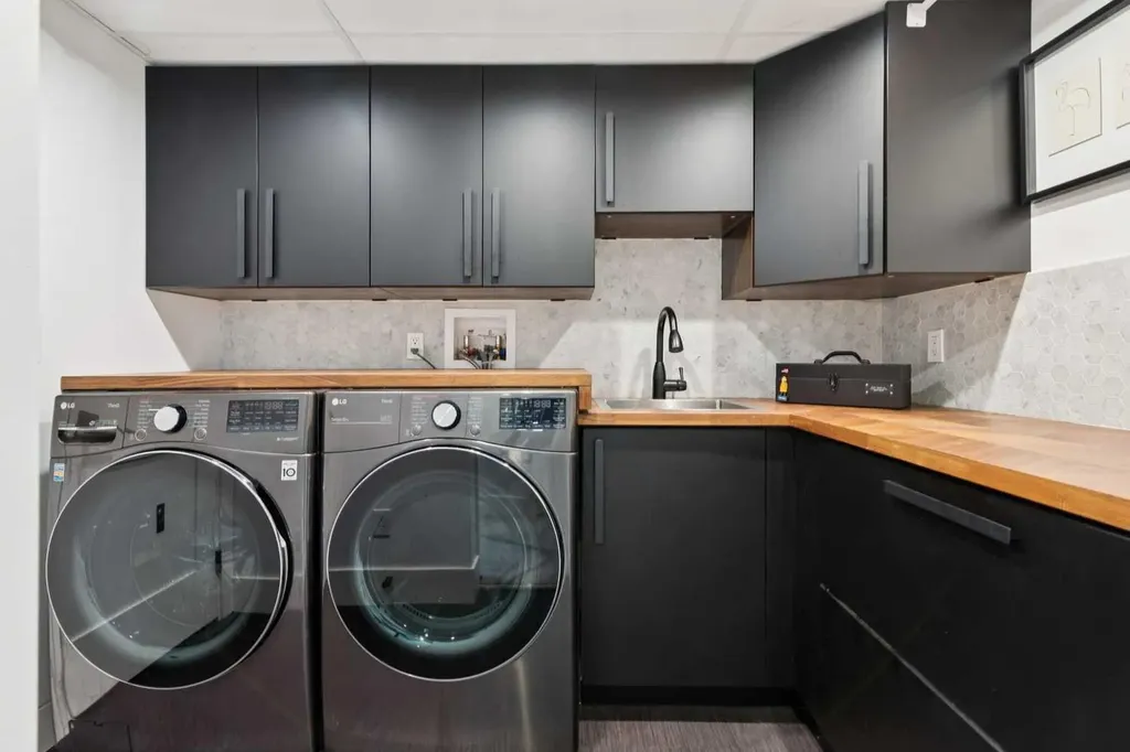 735 53 Avenue SW Calgary AB T2V 0C4