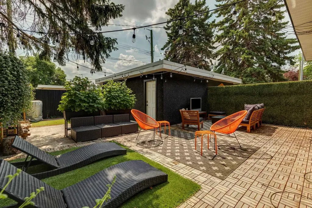 735 53 Avenue SW Calgary AB T2V 0C4