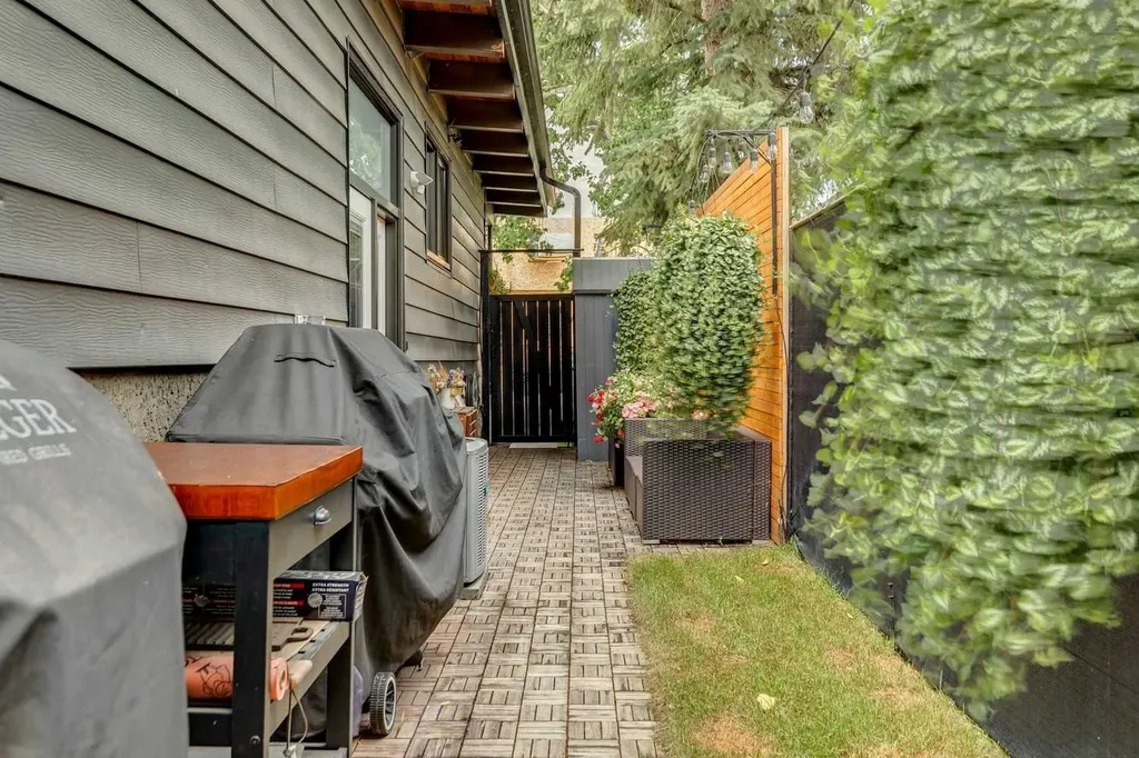 735 53 Avenue SW Calgary AB T2V 0C4