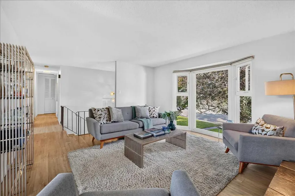 5408 Ladbrooke Drive SW Calgary AB T3E 5X8