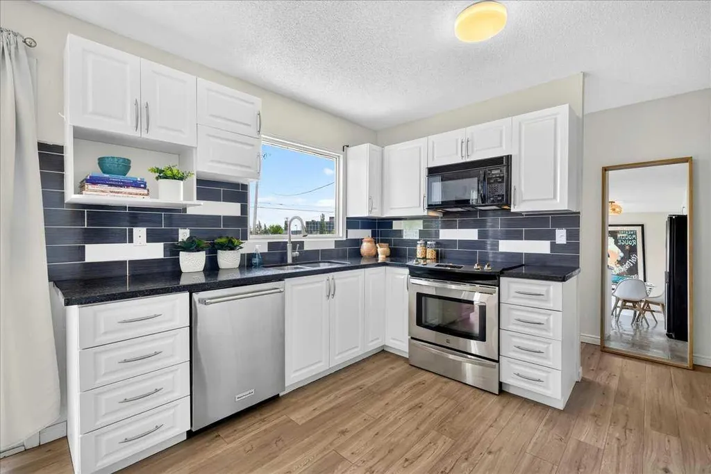 5408 Ladbrooke Drive SW Calgary AB T3E 5X8