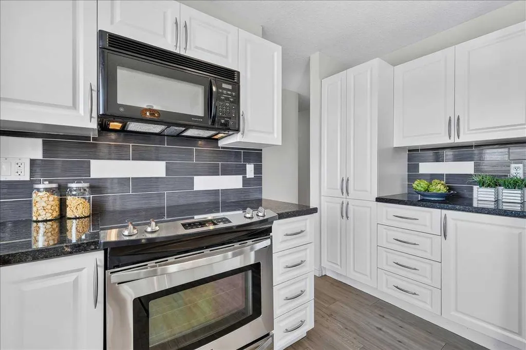 5408 Ladbrooke Drive SW Calgary AB T3E 5X8