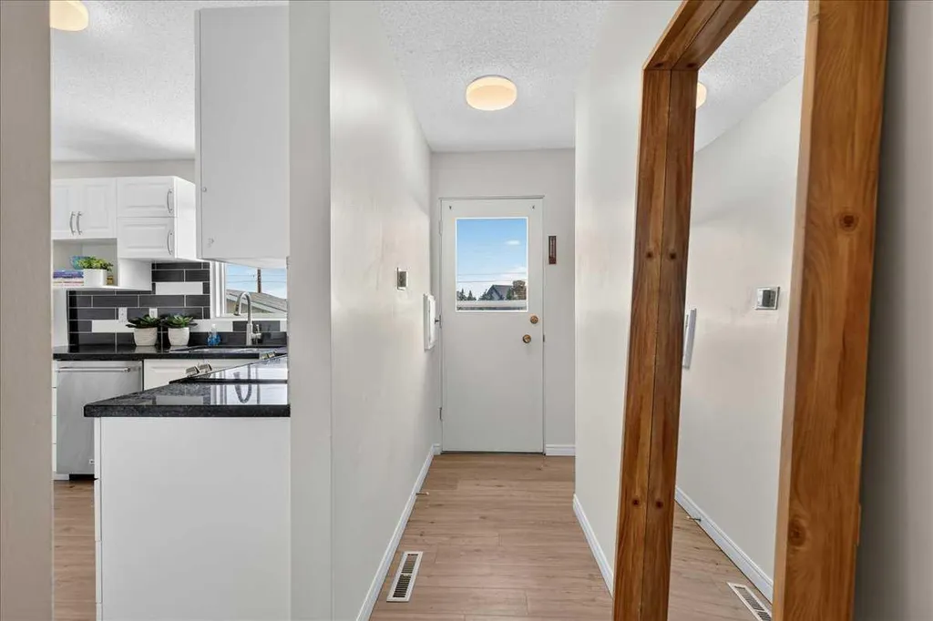 5408 Ladbrooke Drive SW Calgary AB T3E 5X8