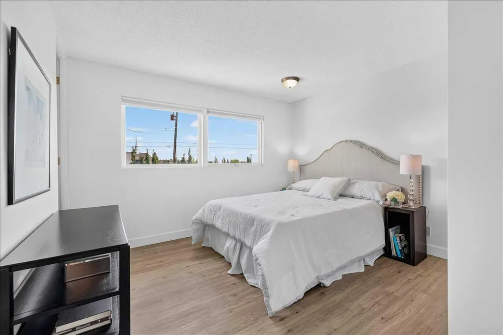 5408 Ladbrooke Drive SW Calgary AB T3E 5X8