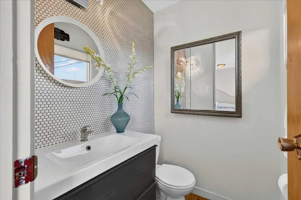 5408 Ladbrooke Drive SW Calgary AB T3E 5X8