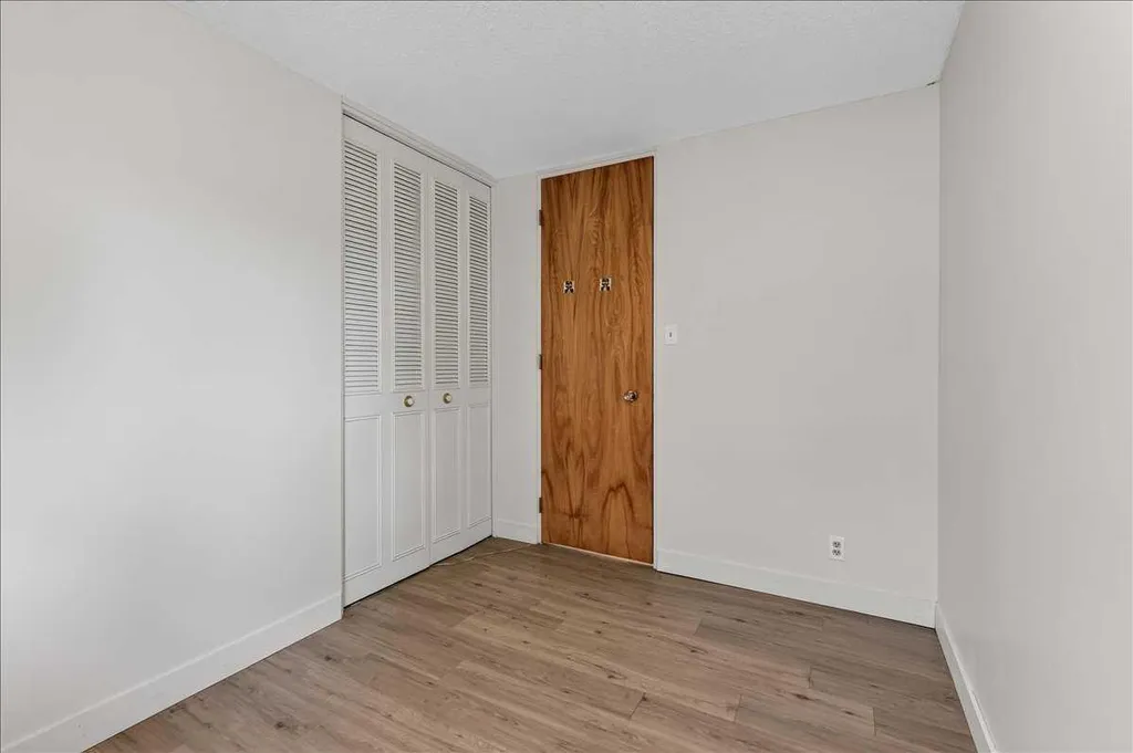 5408 Ladbrooke Drive SW Calgary AB T3E 5X8
