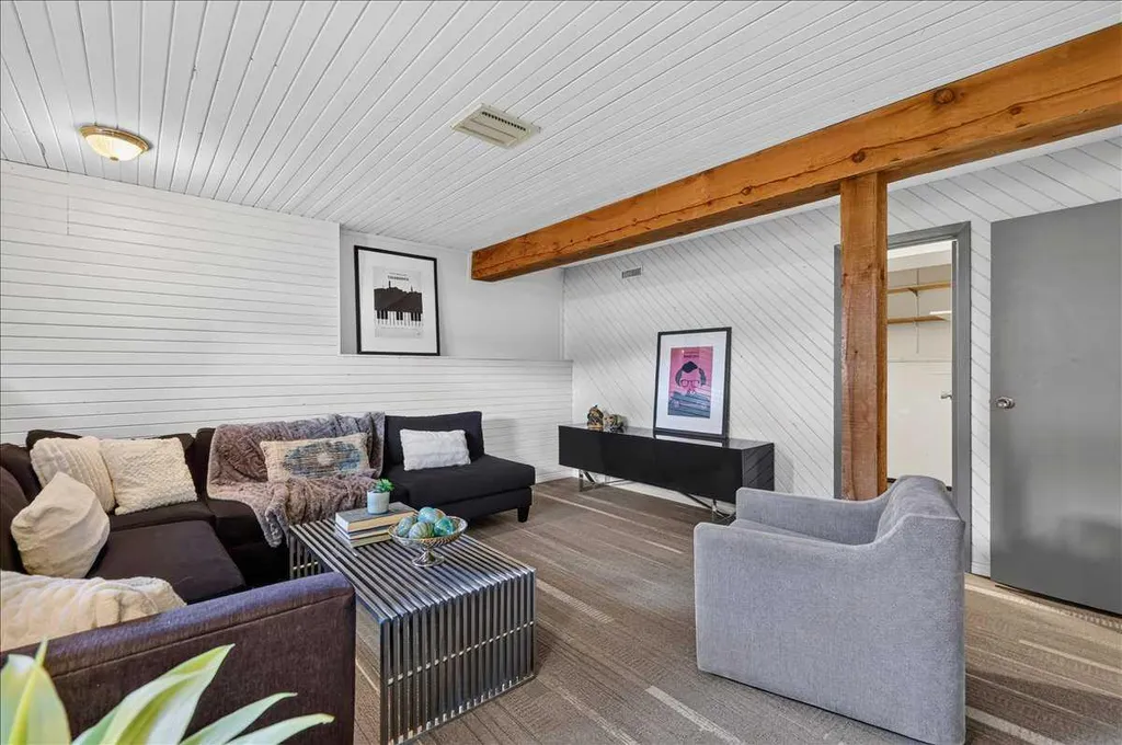5408 Ladbrooke Drive SW Calgary AB T3E 5X8