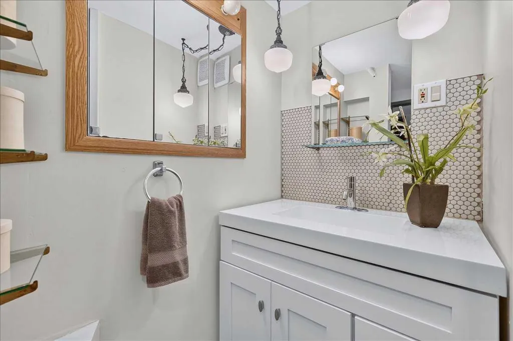 5408 Ladbrooke Drive SW Calgary AB T3E 5X8