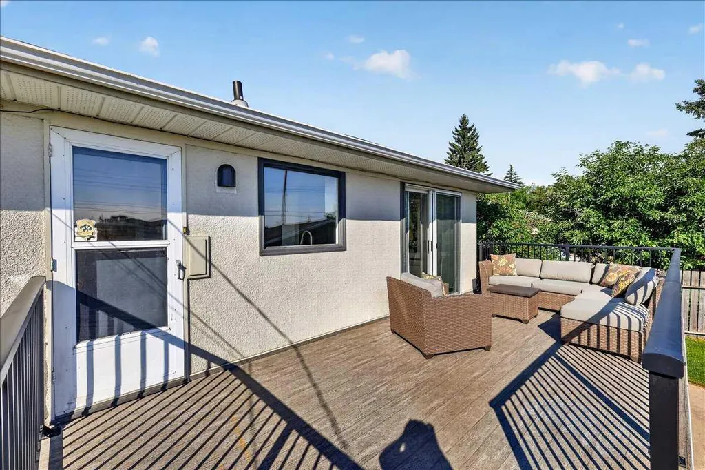 5408 Ladbrooke Drive SW Calgary AB T3E 5X8