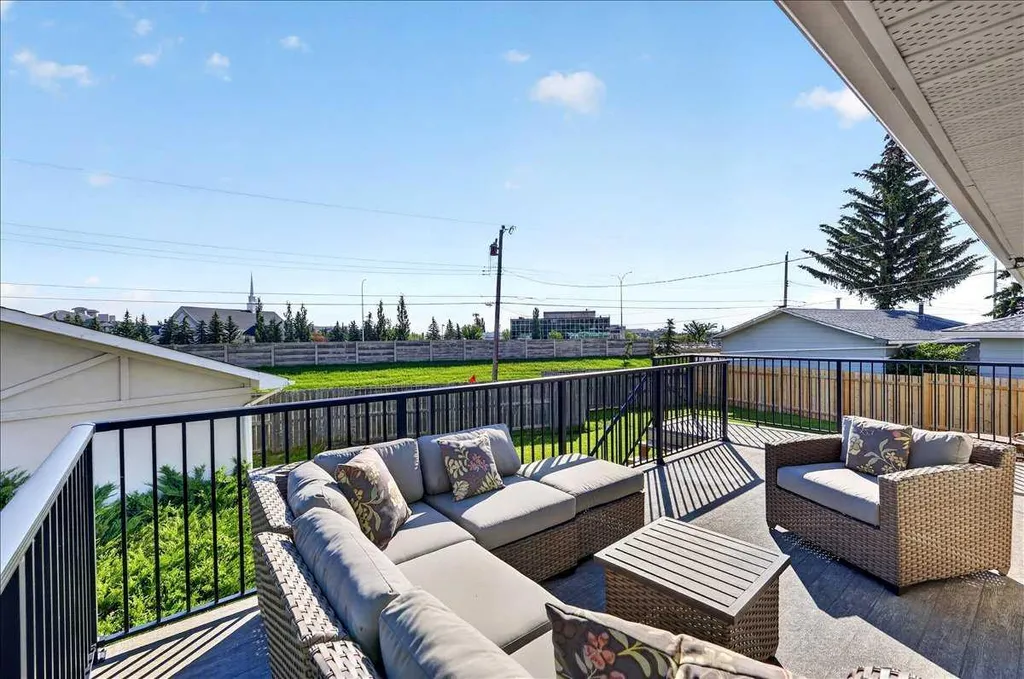 5408 Ladbrooke Drive SW Calgary AB T3E 5X8