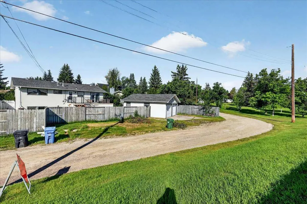 5408 Ladbrooke Drive SW Calgary AB T3E 5X8