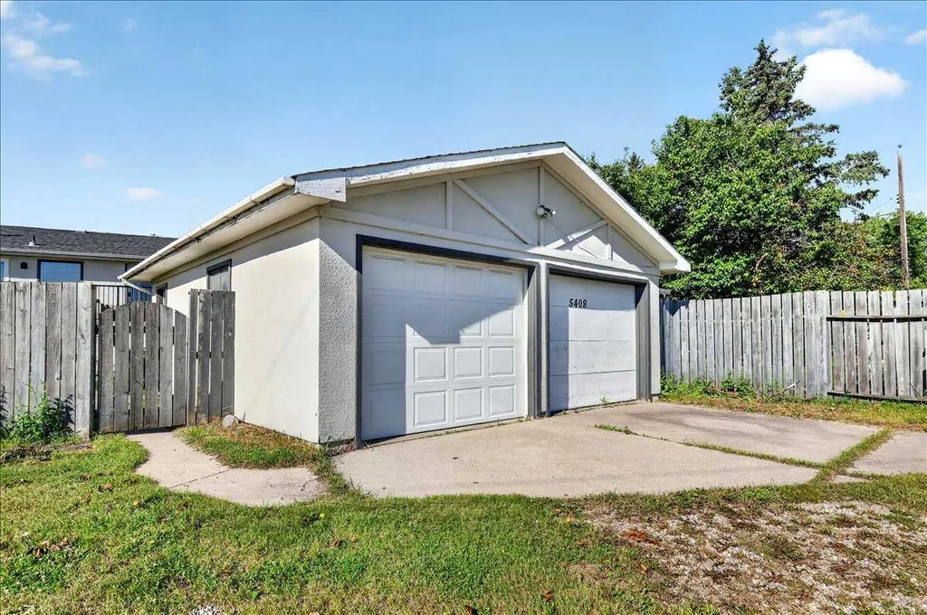 5408 Ladbrooke Drive SW Calgary AB T3E 5X8
