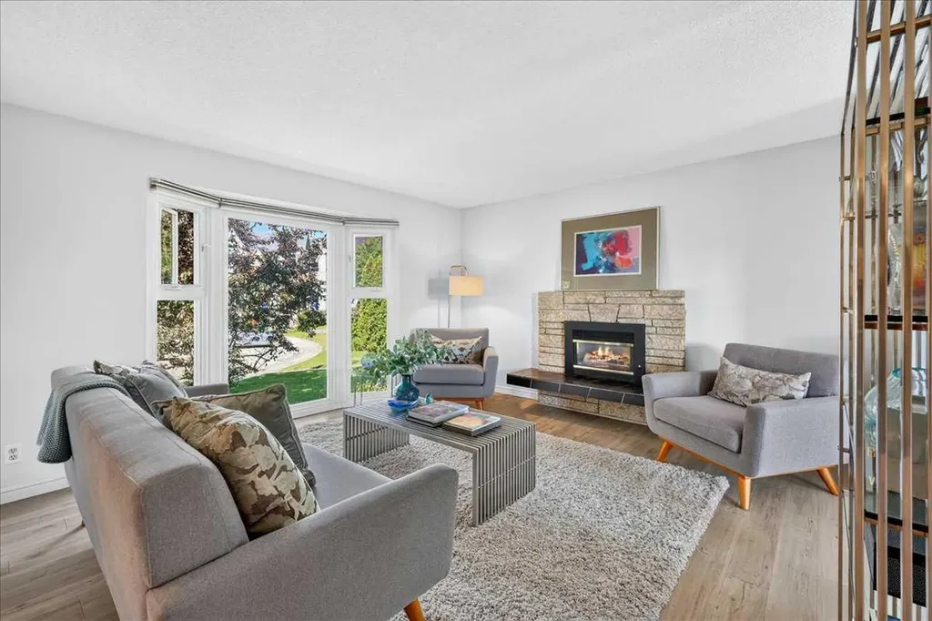 5408 Ladbrooke Drive SW Calgary AB T3E 5X8