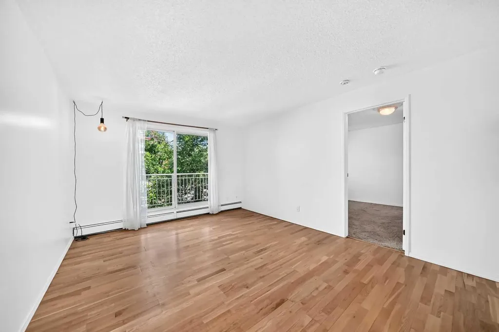 1735 11 Avenue SW Calgary AB T3C 3C9