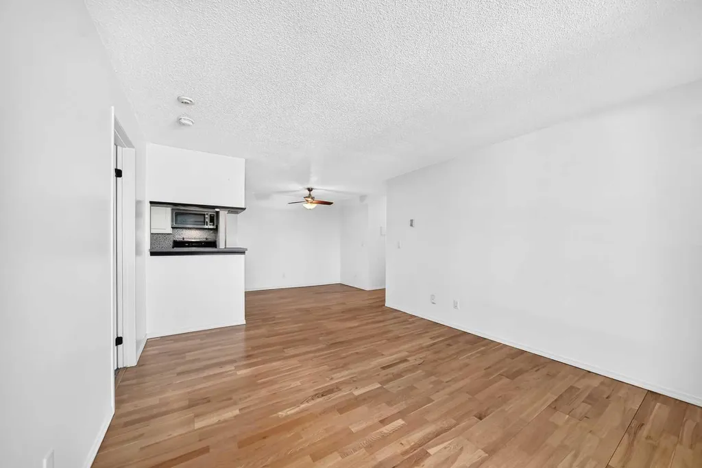 1735 11 Avenue SW Calgary AB t3c3c9